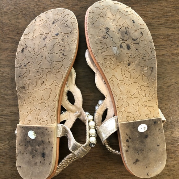 Pearl and Jewel Embellished Flat Gold Sandals - Picture 4 of 6